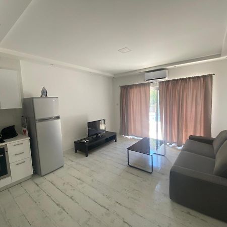 1-Bedroom Duplex 100M By The Sea Limassol Exterior photo