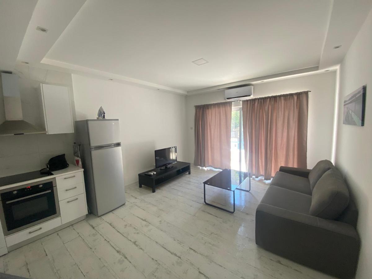 1-Bedroom Duplex 100M By The Sea Limassol Exterior photo